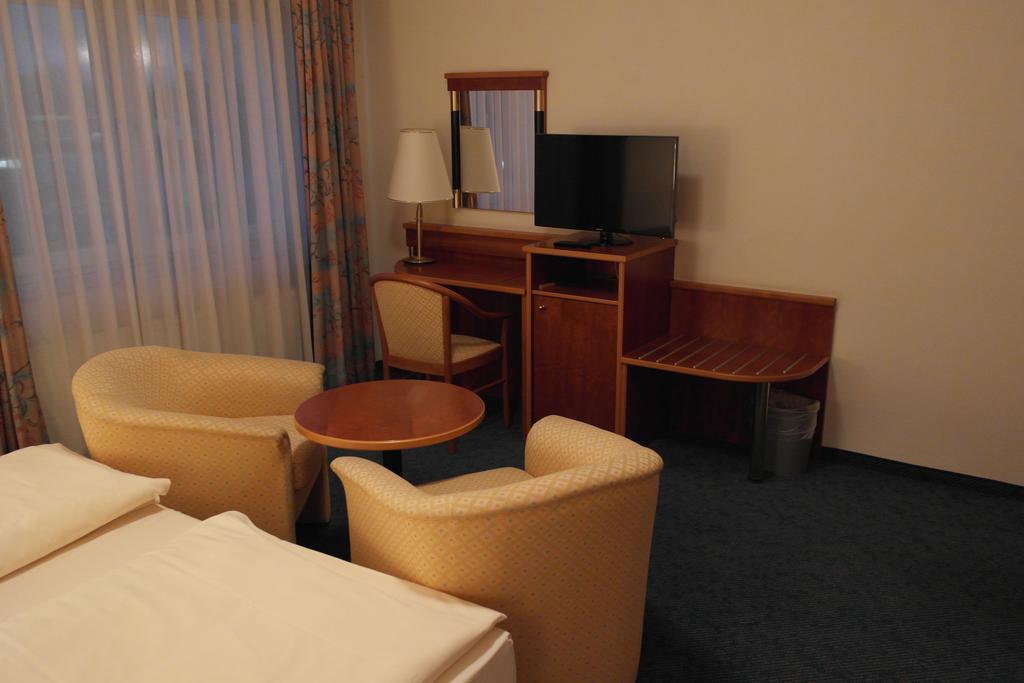 Hotel Jahnhaus Langenfeld  Habitación foto